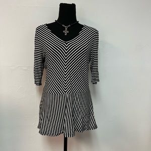 Cable & Gauge Black and White Blouse Sz L